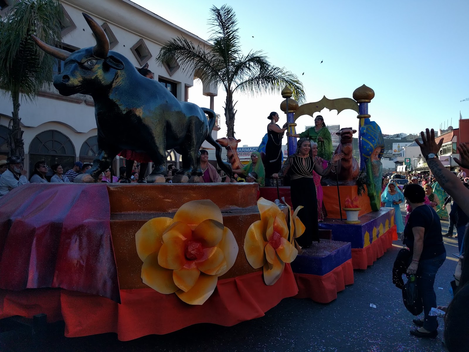 Float 4 Ensenada Carnival Strikhedonia