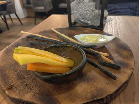 Veggie and bread sticks