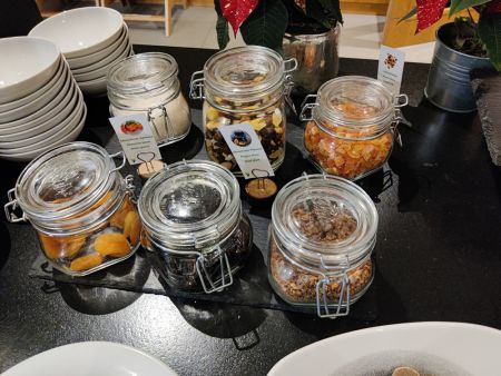Nuts and dried fruit