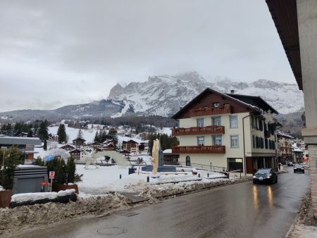 I'd be skiing those mountains tomorrow!