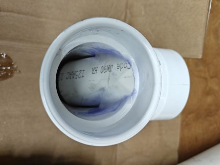 With the baffle installed (PVC glue with epoxy), there is a gap on the bottom and in the distance allowing dry air to flow while keeping water droplets away from the sensors