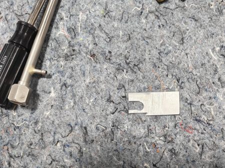 Cylinder 5 is a mother******, finally I made a tool that make it easy to compress the spring and get the nut started