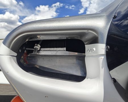 Modified the pitot to capture more air pressure (standoff on the right side to eliminate rubbing on the cylinder)